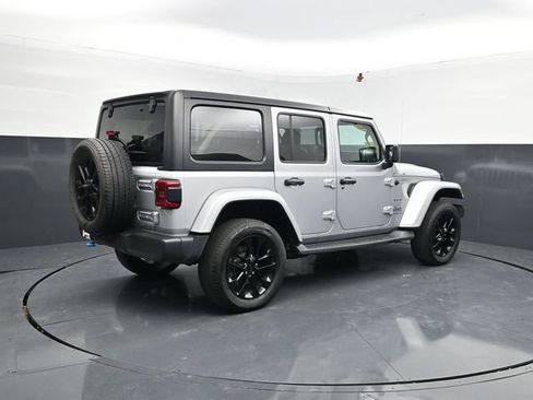 Used 2023 Jeep Wrangler Unlimited Sahara w/ Cold Weather Group AWD/4WD image 9