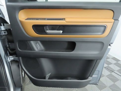 New 2025 Volkswagen ID. Buzz Pro S image 26