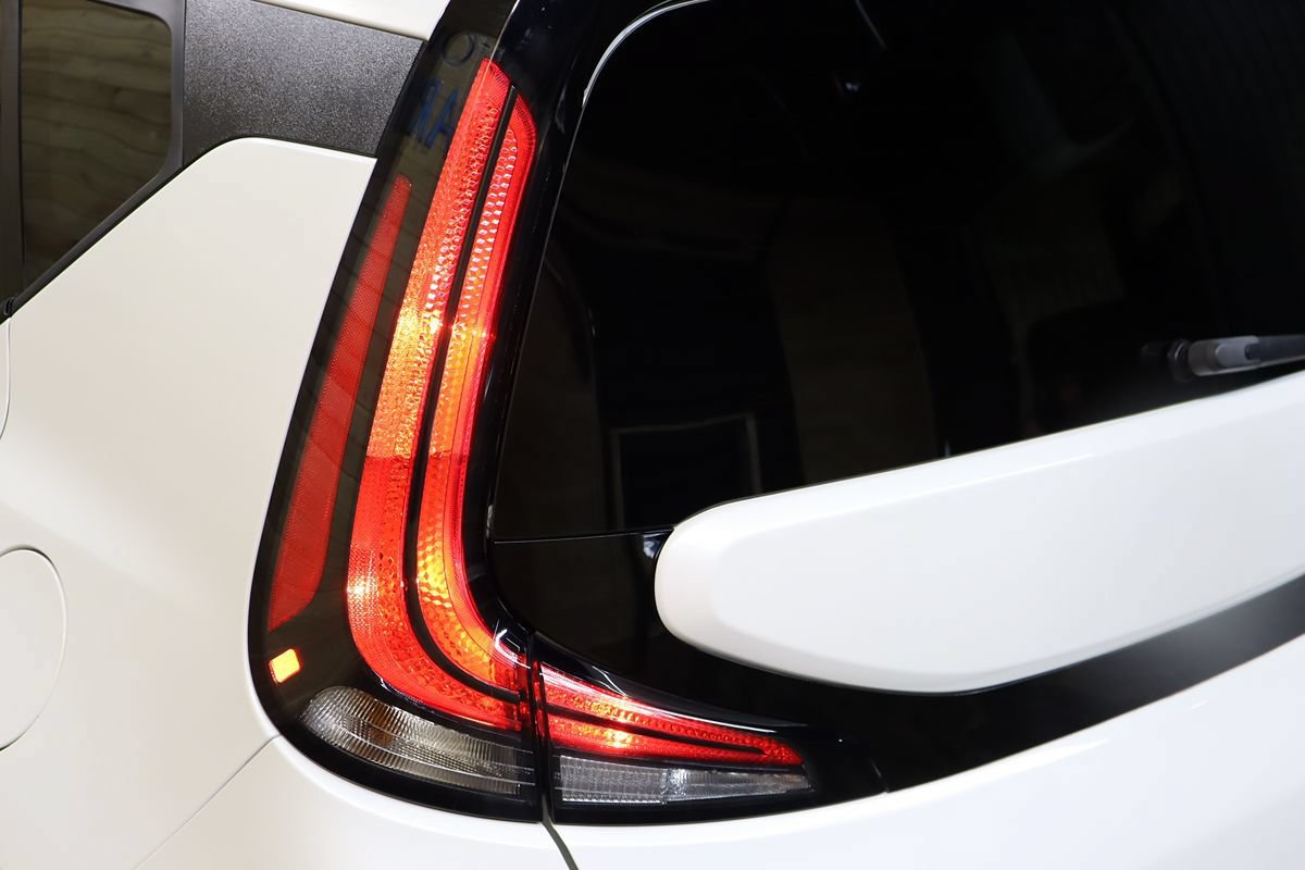 Used 2023 Kia Soul GT-Line FWD image 17