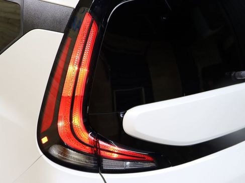 Used 2023 Kia Soul GT-Line image 17