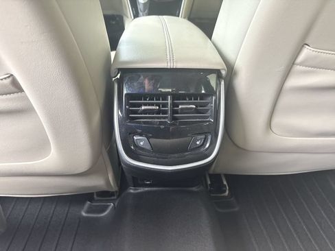 Certified 2019 Cadillac XTS Luxury FWD image 20