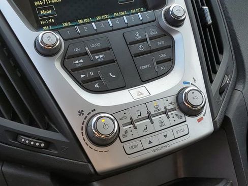 Used 2017 Chevrolet Equinox LT w/ Convenience Package image 16