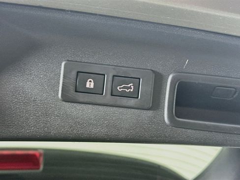 Used 2025 Subaru Forester Limited AWD/4WD image 31