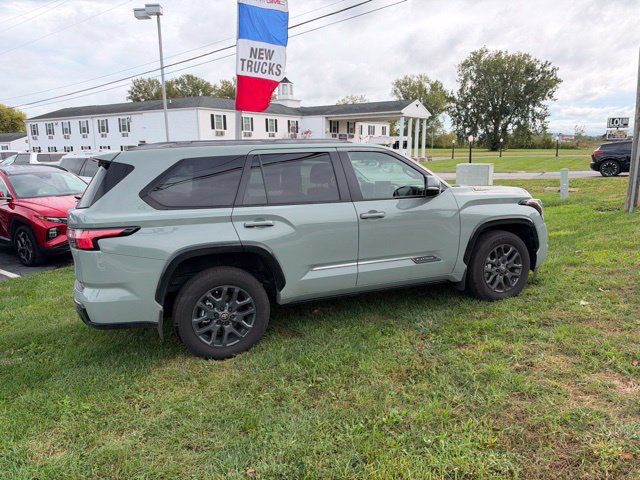 Used 2026 Toyota Sequoia Platinum AWD/4WD image 3