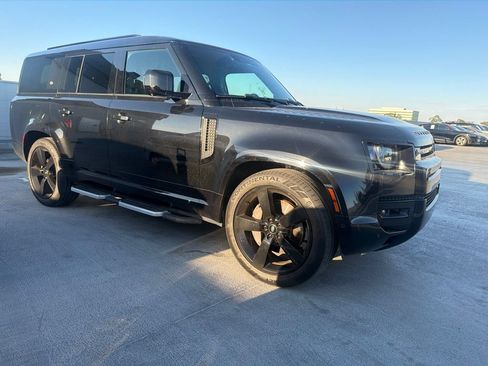 Used 2023 Land Rover Defender 130 X-Dynamic SE AWD/4WD image 2