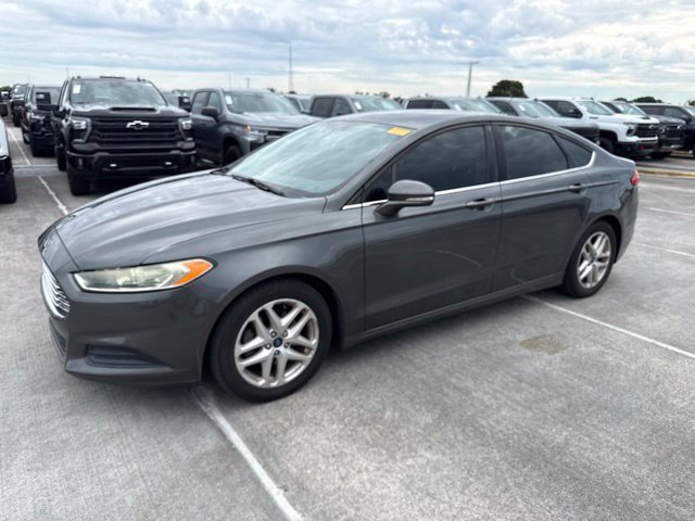 Used 2016 Ford Fusion SE FWD image 1