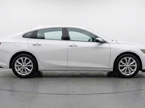 Used 2024 Chevrolet Malibu LT image 11