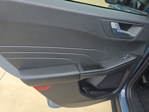 Used 2024 Ford Escape ST-Line w/ Equipment Group 301A image 11