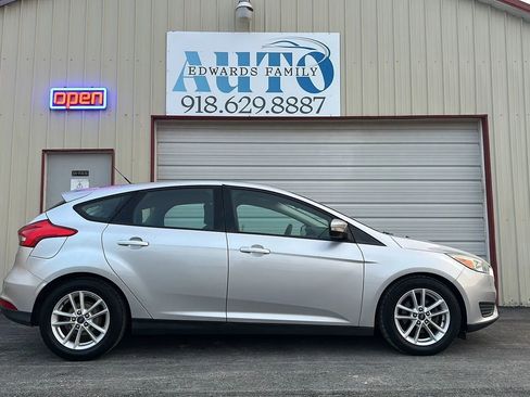 Used 2015 Ford Focus SE image 17