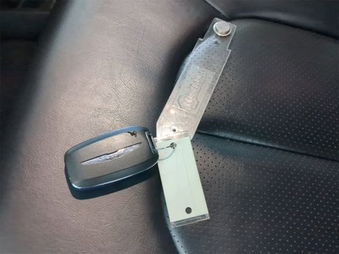 Used 2023 Chrysler Pacifica Touring-L w/ S Appearance Package image 32