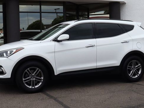 Used 2017 Hyundai Santa Fe Sport image 7