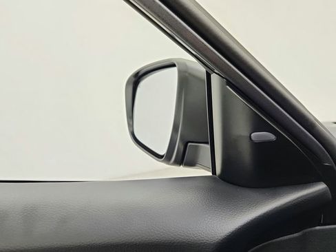 Used 2017 Nissan Rogue SL image 26