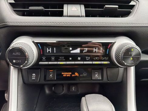 Used 2020 Toyota RAV4 XLE w/ Convenience Package AWD/4WD image 20