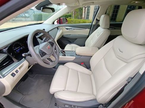 Used 2017 Cadillac XT5 Premium Luxury w/ Advanced Security Package image 26