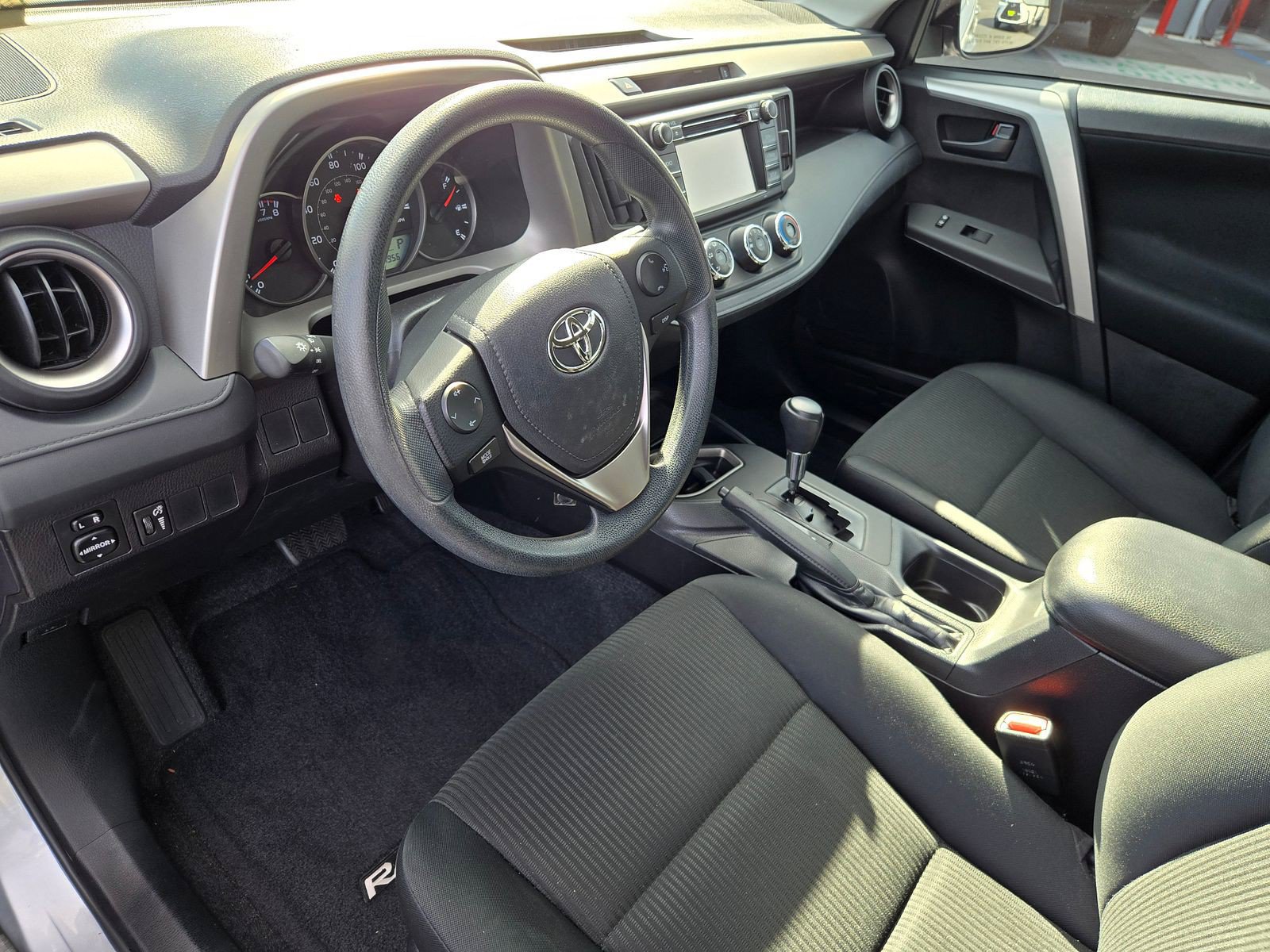 Used 2016 Toyota RAV4 LE FWD image 7