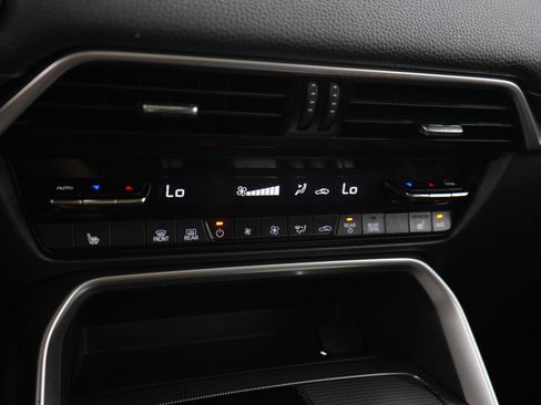 Used 2024 MAZDA CX-90 Plug-In Hybrid w/ Premium Pkg AWD/4WD image 24