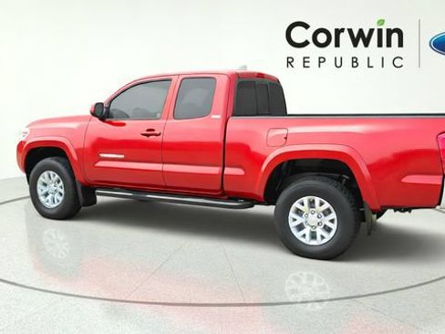 Used 2016 Toyota Tacoma SR5 RWD image 5