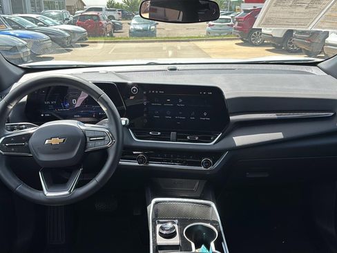 Used 2026 Chevrolet Equinox LT FWD image 7