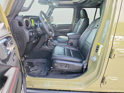 Used 2025 Jeep Wrangler Unlimited Rubicon w/ XTREMEE 35" Tire Package AWD/4WD image 15