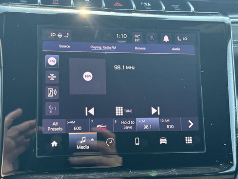Used 2025 Jeep Grand Cherokee Altitude AWD/4WD image 18