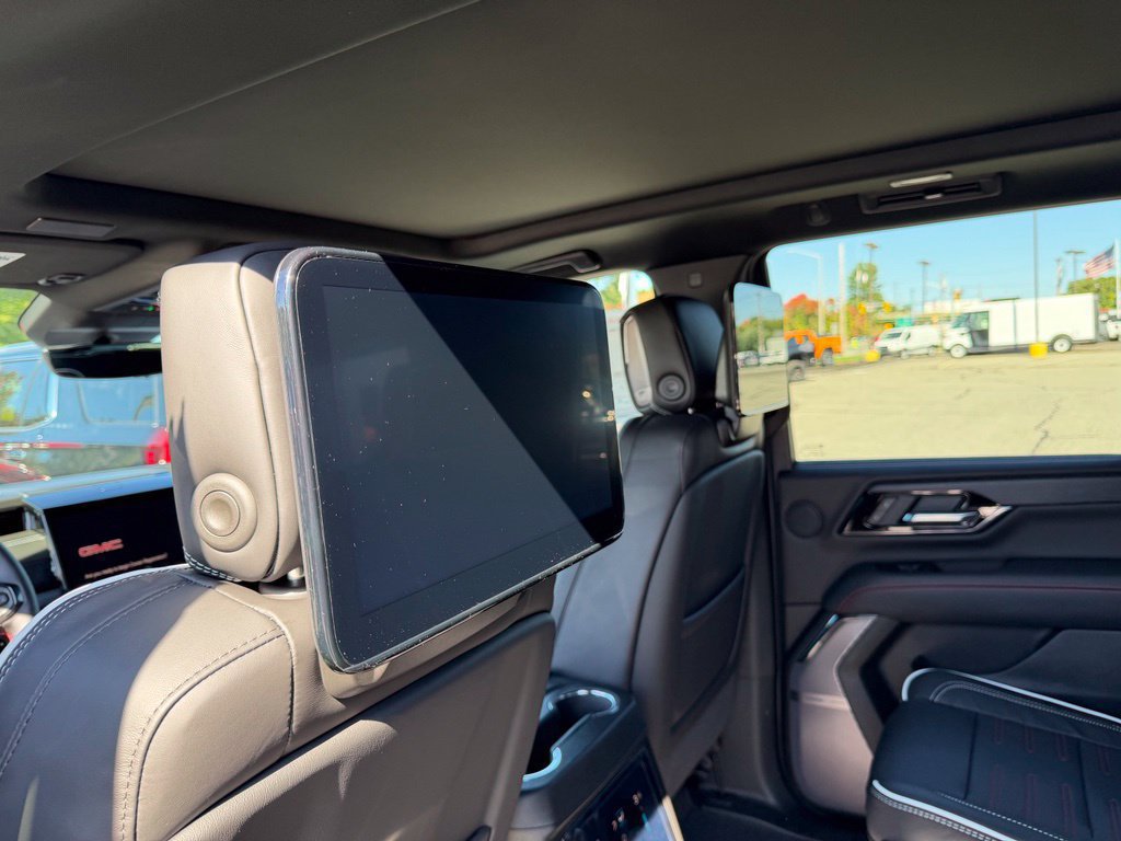 New 2027 GMC Yukon AT4 Ultimate AWD/4WD image 16