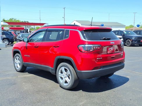 Used 2023 Jeep Compass Latitude w/ Convenience Group AWD/4WD image 6