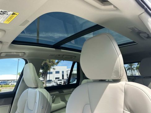 New 2026 Volvo XC90 T8 Ultra w/ Protection Package Premier image 25