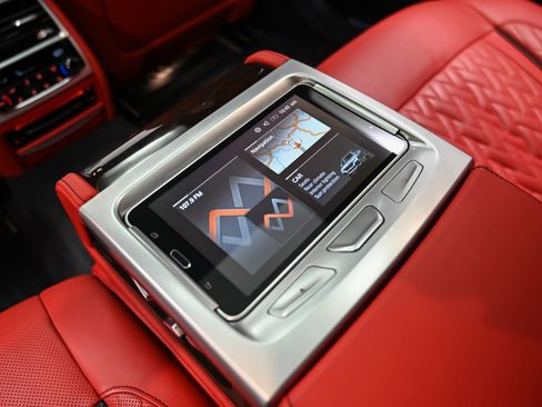 Used 2022 BMW ALPINA B7 xDrive w/ Luxury Rear Seating Package AWD/4WD image 37