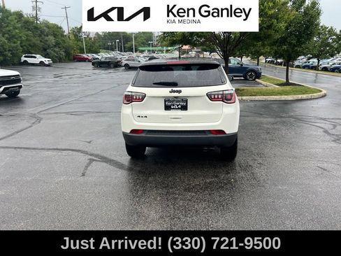Used 2019 Jeep Compass Latitude AWD/4WD image 6