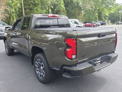 Used 2024 Chevrolet Colorado LT w/ LT Convenience Package III RWD image 12