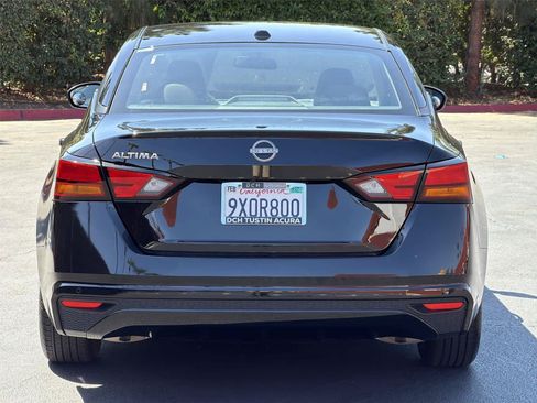 Used 2025 Nissan Altima 2.5 SV FWD image 6