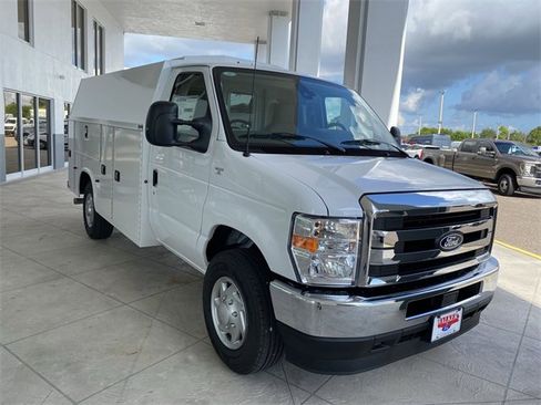 New 2026 Ford E-350 and Econoline 350 Super Duty w/ Power Equipment Group image 4