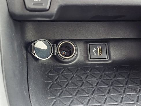 Used 2023 Toyota RAV4 XLE image 20