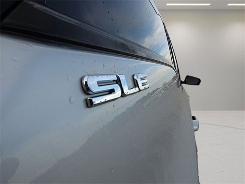 Used 2021 GMC Terrain SLE w/ Driver Convenience Package image 18