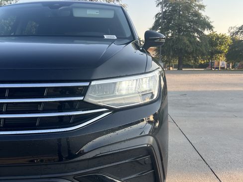 Certified 2022 Volkswagen Tiguan SE FWD image 5