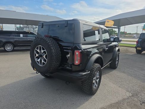 Used 2024 Ford Bronco Badlands image 6