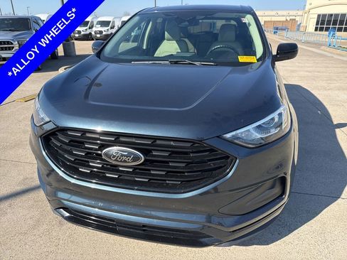 Used 2022 Ford Edge SE w/ Black Appearance Package image 2