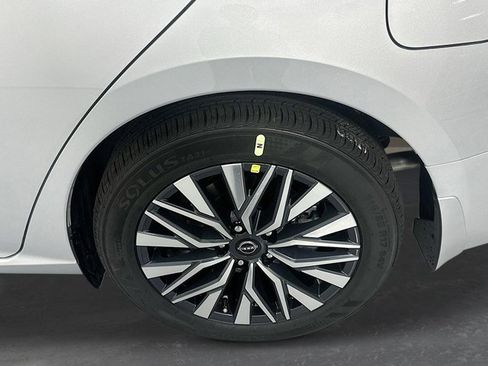 New 2025 Nissan Altima 2.5 SV w/ SV Premium Package image 10