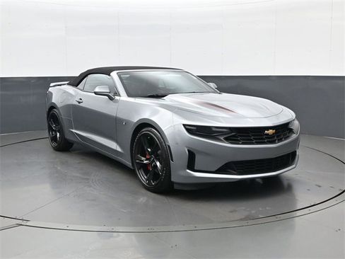 Used 2023 Chevrolet Camaro LT image 3