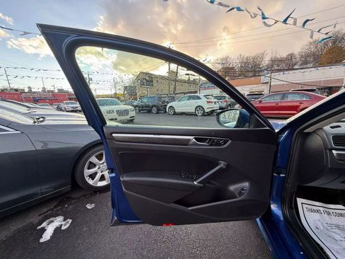 Used 2017 Volkswagen Passat 1.8T SE image 21