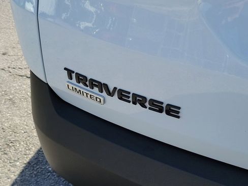 Used 2024 Chevrolet Traverse RS image 6