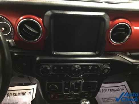 Used 2018 Jeep Wrangler Unlimited Rubicon AWD/4WD image 52