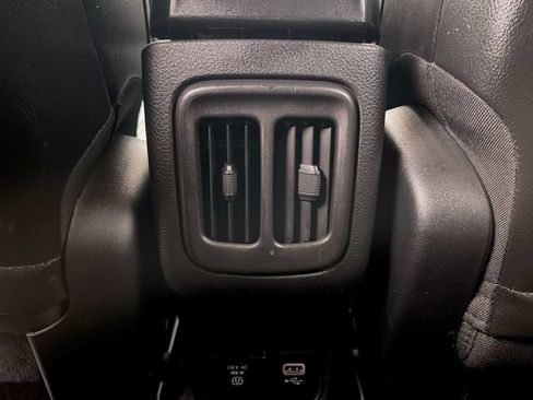 Used 2018 Jeep Compass Limited AWD/4WD image 21