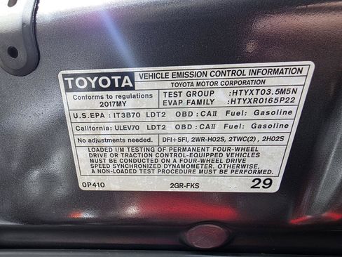 Used 2017 Toyota Tacoma TRD Off-Road w/ Premium & Technology Package AWD/4WD image 22