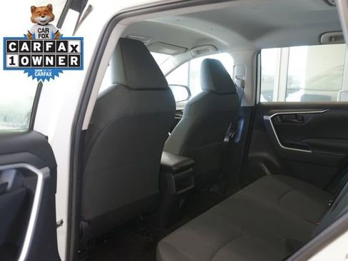 Used 2021 Toyota RAV4 LE image 26