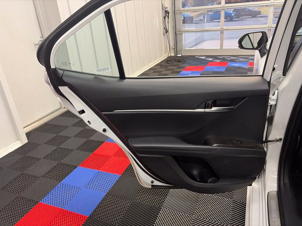 Used 2024 Toyota Camry SE FWD image 15