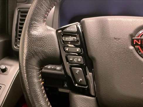 Used 2022 Nissan Frontier Pro-X image 18