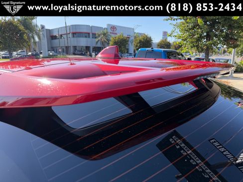 Used 2020 Toyota C-HR XLE FWD image 12