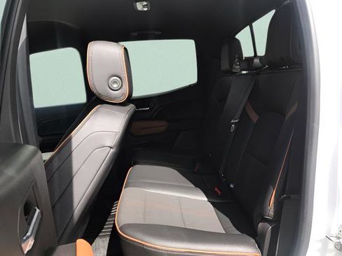 Used 2023 GMC Canyon AT4 w/ Technology Package image 12