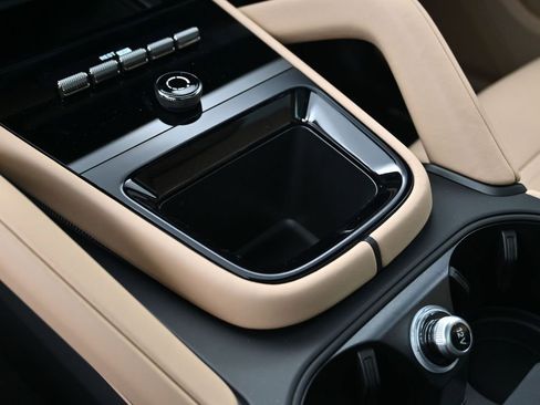 Certified 2026 Porsche Cayenne Coupe image 24